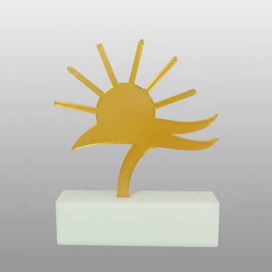 Trofeo personalizado sol dorado con base blanca impresión 3D para competiciones y eventos



